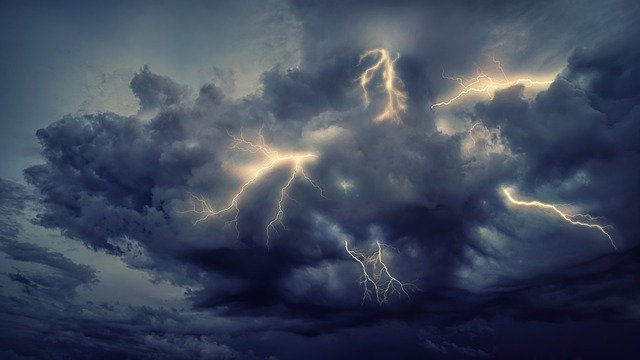 Thunderstorm Flashes Clouds Forward  - jplenio / Pixabay